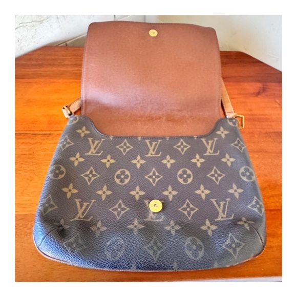 💚STYLISH💚LOUIS VUITTON MUSETTE TANGO SHOULDER BAG - Picture 7 of 16